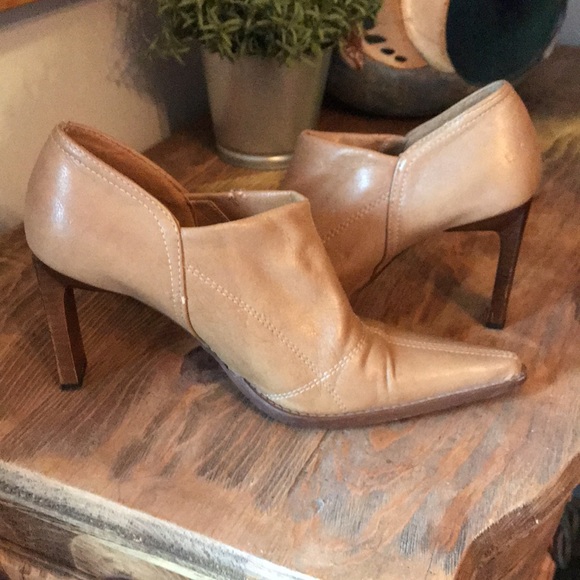 Heels - Picture 3 of 5